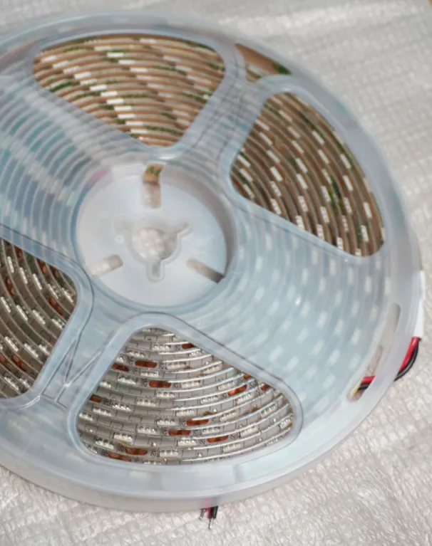 Rollo 300 LEDs 5050 5 metros 24V